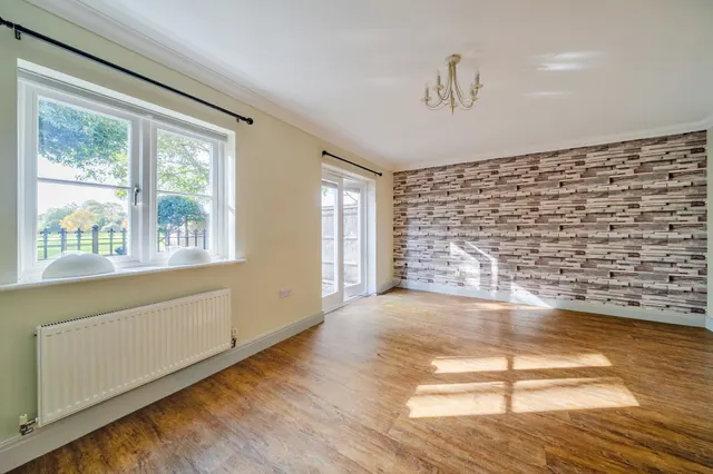 Clement Court, Chawton, GU34, photo 3
