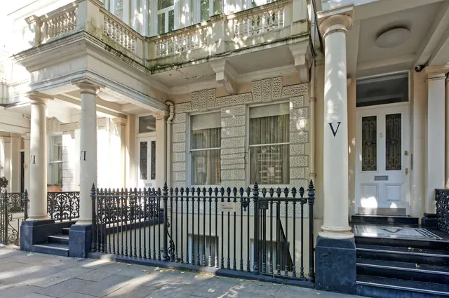 Photo 2 — Queen's Gate, London, SW7 5EH