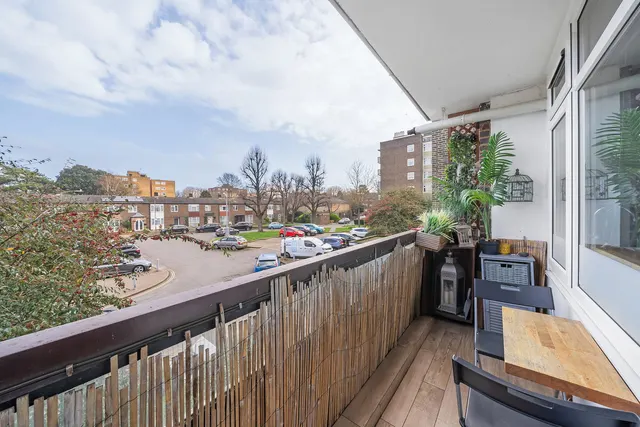Photo 3 — Colson Way, Streatham, SW16