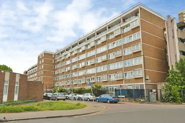 Yelverton Road, London, SW11, photo 1