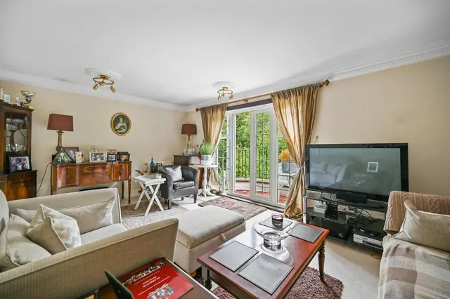 Photo 3 — Ducks Hill Road, Northwood, Middlesex, HA6 2WG
