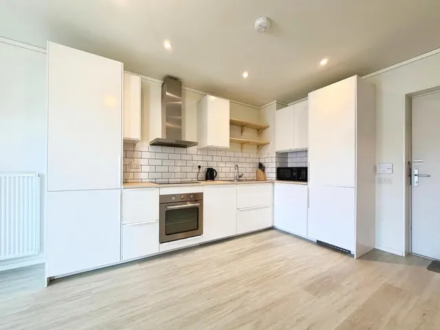 Willow Apartments, 6 Hazel Road, photo 1