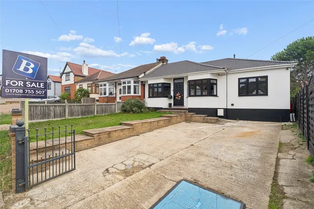 Mashiters Hill, Romford, RM1, photo 1