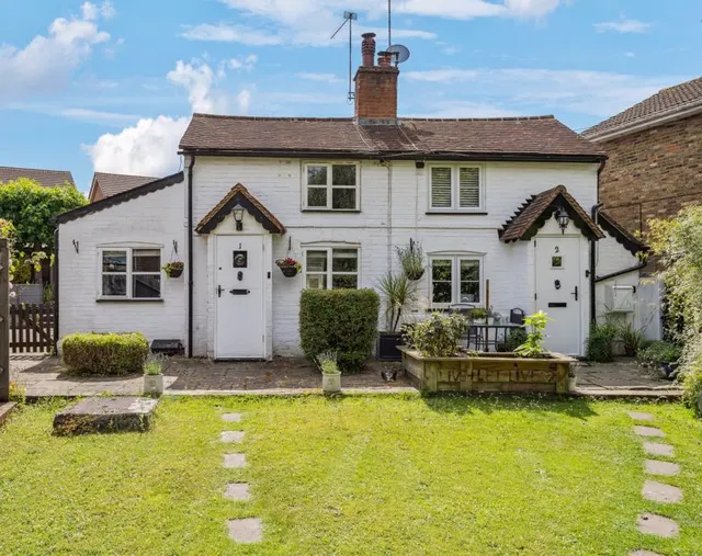 Live and Let Live Cottages, Booker Common HP12 4QZ, photo 1