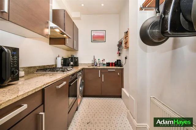 Regents Park Road, Finchley Central, N3, photo 3