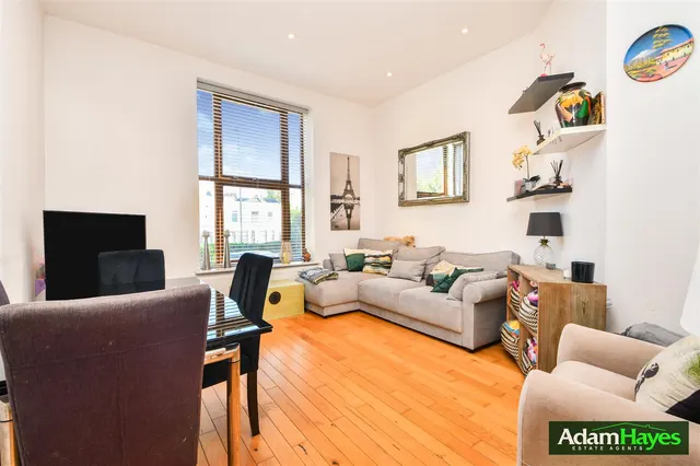 Regents Park Road, Finchley Central, N3, photo 2