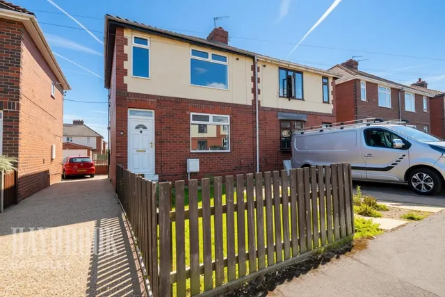 Cooper Road, Kexborough, photo 1