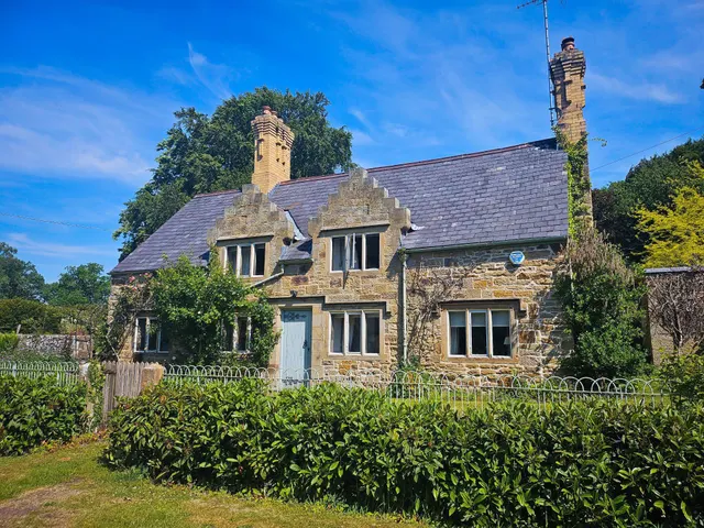 Gwysaney, Rhosesmor, MOLD, photo 1
