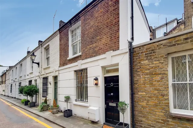 Richards Place, London, SW3, photo 1