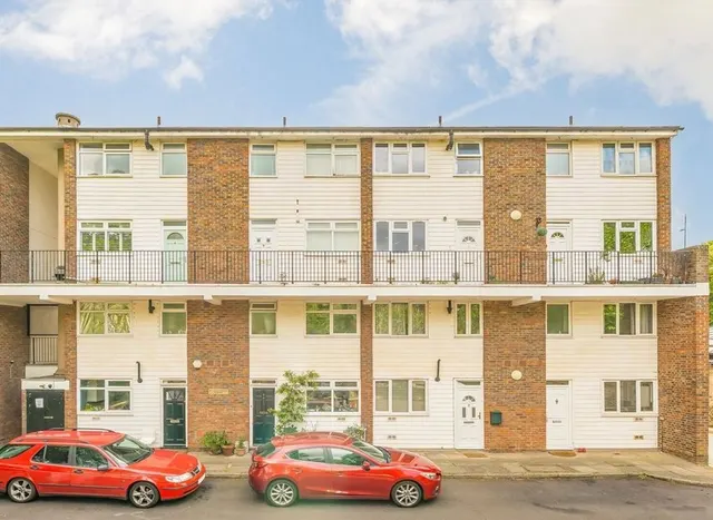 Photo 2 — Marrick Close, Putney, SW15