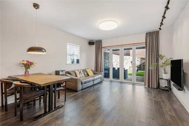 Foxley Mews, London, N20, photo 2