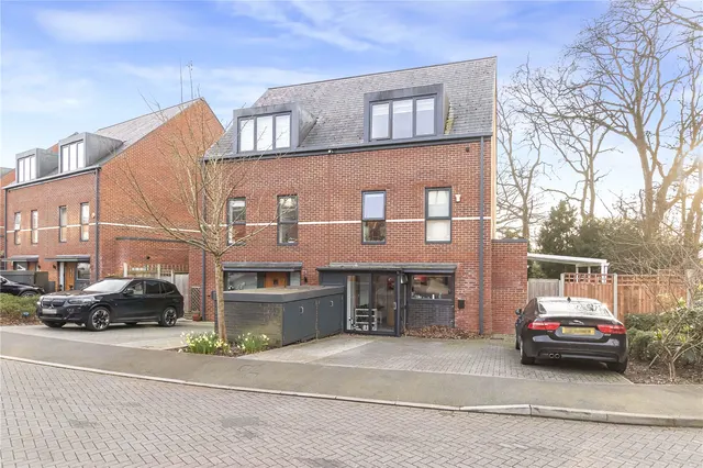 Cornell Gardens, Barnet, EN4 8FS, photo 1
