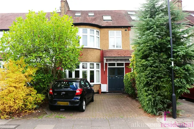 Berkeley Gardens, London, N21, photo 1