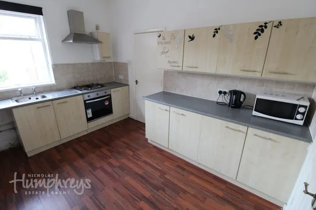 Viewings, B11, photo 2