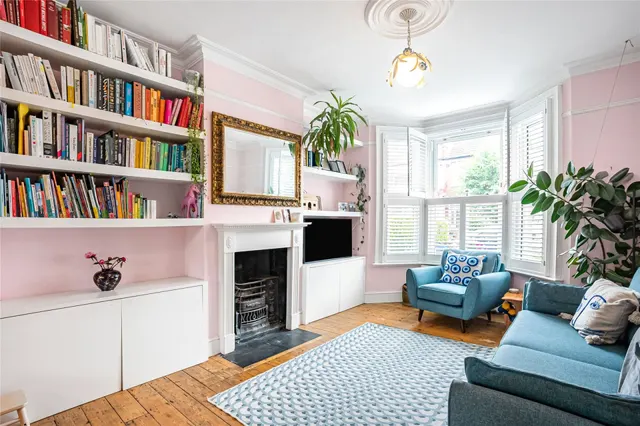 Photo 2 — Links Road, Tooting