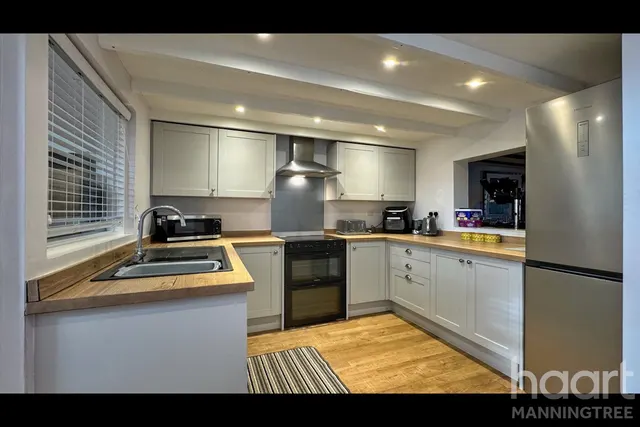 Clacton Road, Horsley Cross, CO11, photo 3