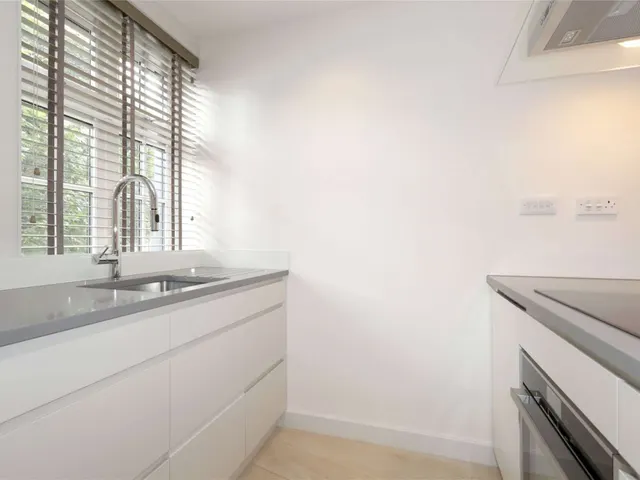 Photo 2 — Asteys Row, London, N1 2AR