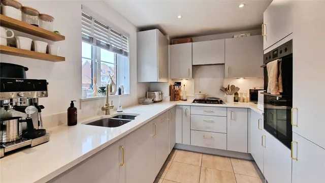 Sumner Chase, Binfield, RG42, photo 3