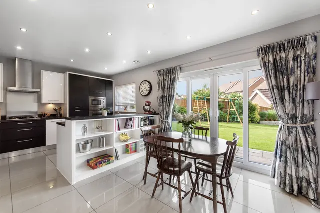 Photo 2 — Nightingale Grove, Rednal, Birmingham, B45 9UF
