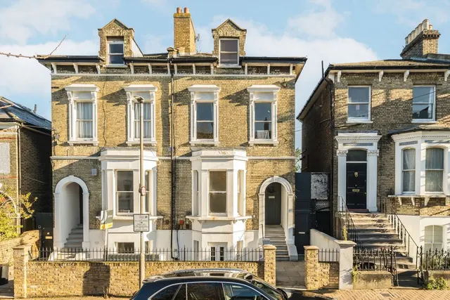 Ramsden Road, SW12, photo 1