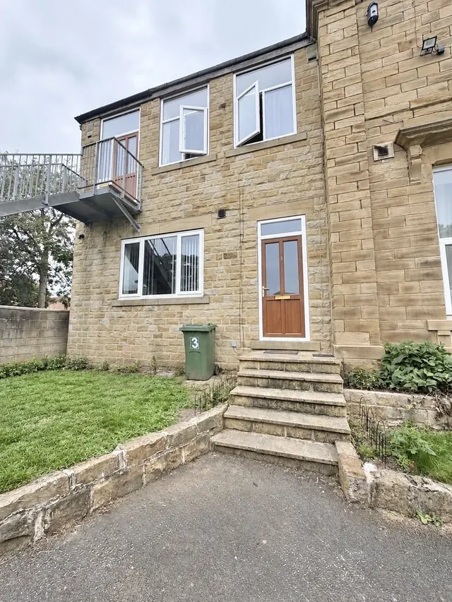 Halifax Road, Staincliffe, WF13, photo 1