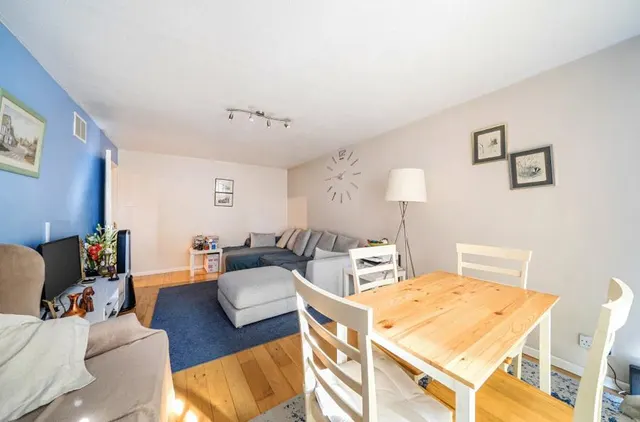 Woodcote Road, Wallington, SM6, photo 2