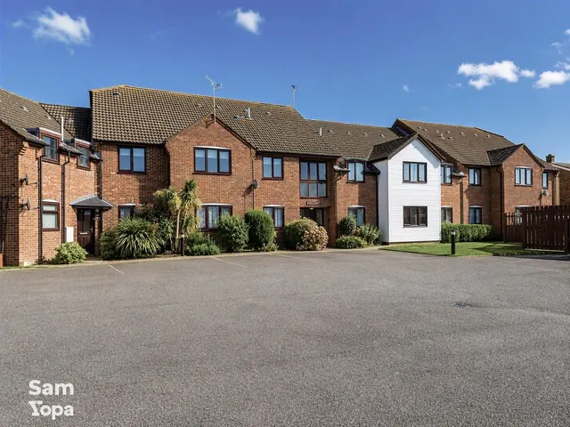 Main Road, Harwich, CO12, photo 1
