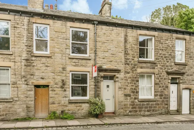 Wellington Road, Bollington, Macclesfield, Cheshire, SK10, photo 1
