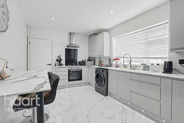 Meadow Way, Clacton-On-Sea, CO15, photo 2