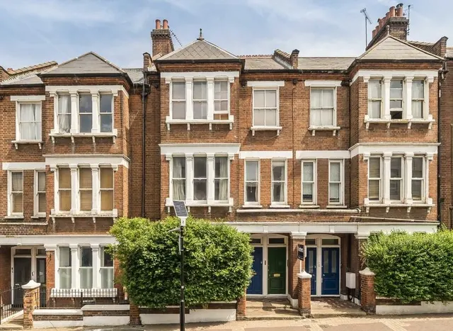 Latchmere Road, Battersea, SW11, photo 1