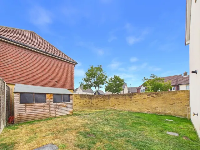 Campbell Road, Hawkinge, CT18, photo 2