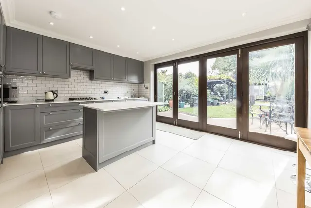 Murray Terrace, W5, photo 3