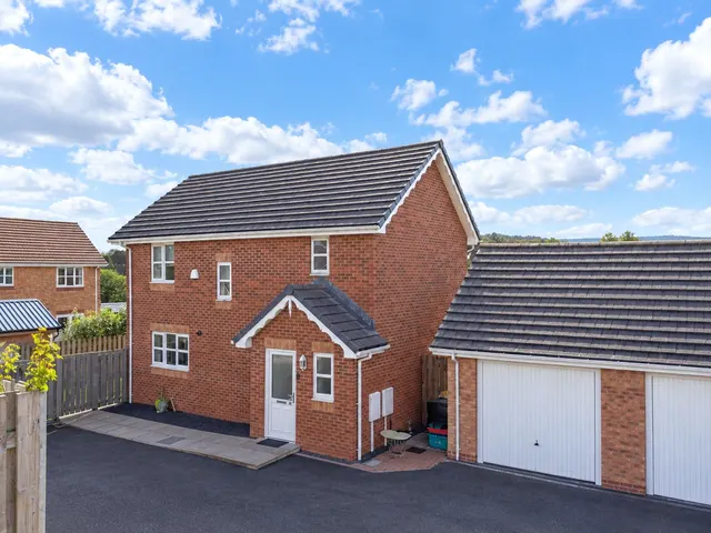 Dolydd Pentrosfa, Llandrindod Wells, LD1, photo 1