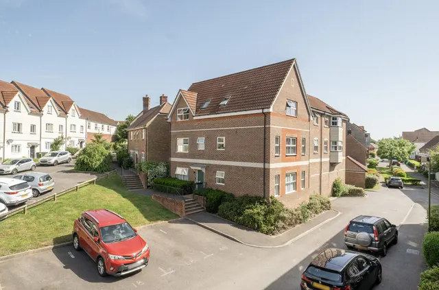 Pulborough, RH20 1FL, photo 1