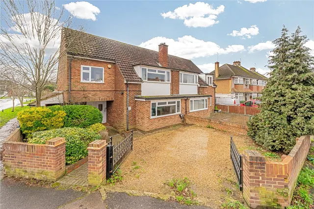 Nursery Road, Sunbury, TW16 6LW, photo 1