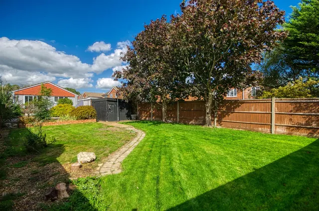 Photo 2 — Marvin Close, Botley, Southampton, SO30 2EW