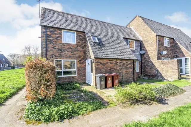 Maplehurst Road, Chichester, PO19, photo 1