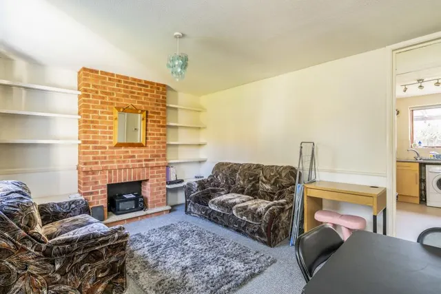 Maplehurst Road, Chichester, PO19, photo 2