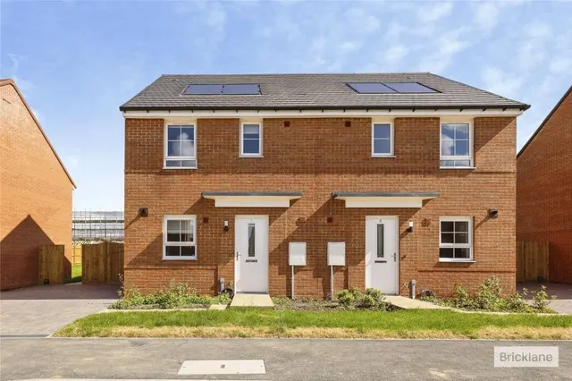 Lapwing Heights, Bosham, PO18, photo 1