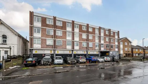 Bensham Manor Road, Thornton Heath, CR7, photo 1