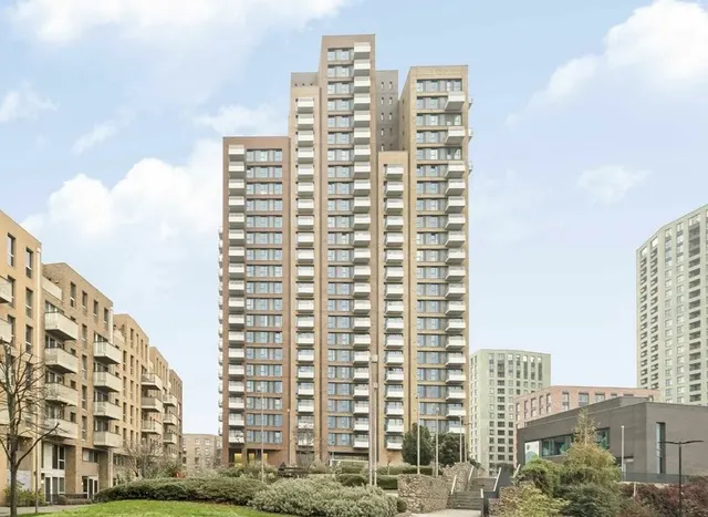 Jefferson Plaza, Bow, E3, photo 1