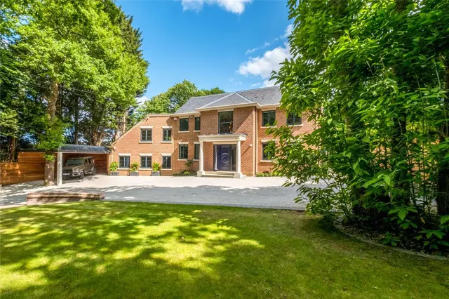 Pear Tree Lane, Shorne, Gravesend, Kent, DA12 3JS, photo 1