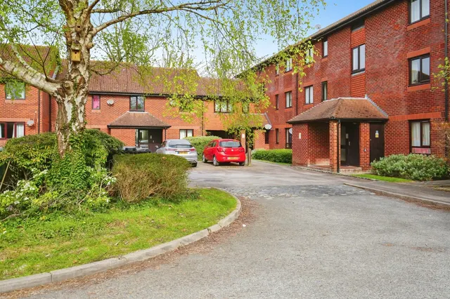Worcester Drive, Didcot, photo 1