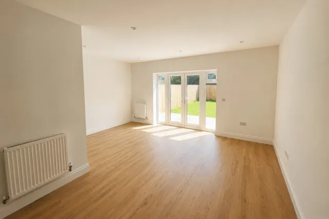 Guildford Road, Runfold, GU10, photo 2