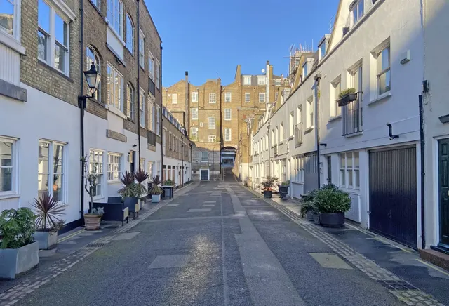 Flat 27, 20 Brook Mews North, London, photo 1