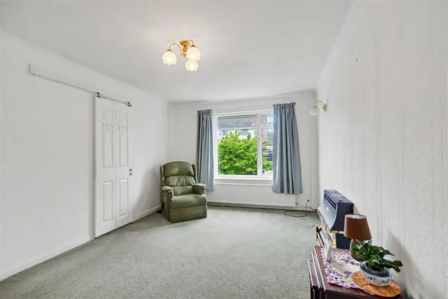 Wharfedale Road, Long Eaton, NG10, photo 2