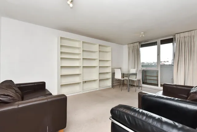 Vauxhall Bridge Road, London, SW1V, photo 1