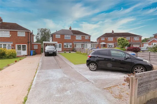 Warren Close, Denton, M34, photo 1