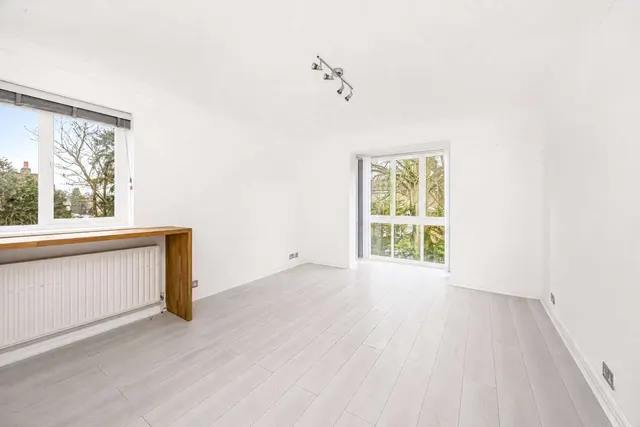 Photo 2 — Glenlyon Court, 26 Castle Road, Weybridge, Surrey, KT13 9RB