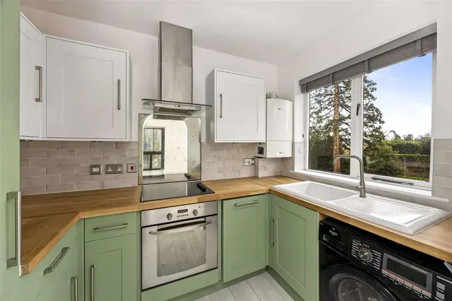 Glenlyon Court, 26 Castle Road, Weybridge, Surrey, KT13 9RB, photo 1